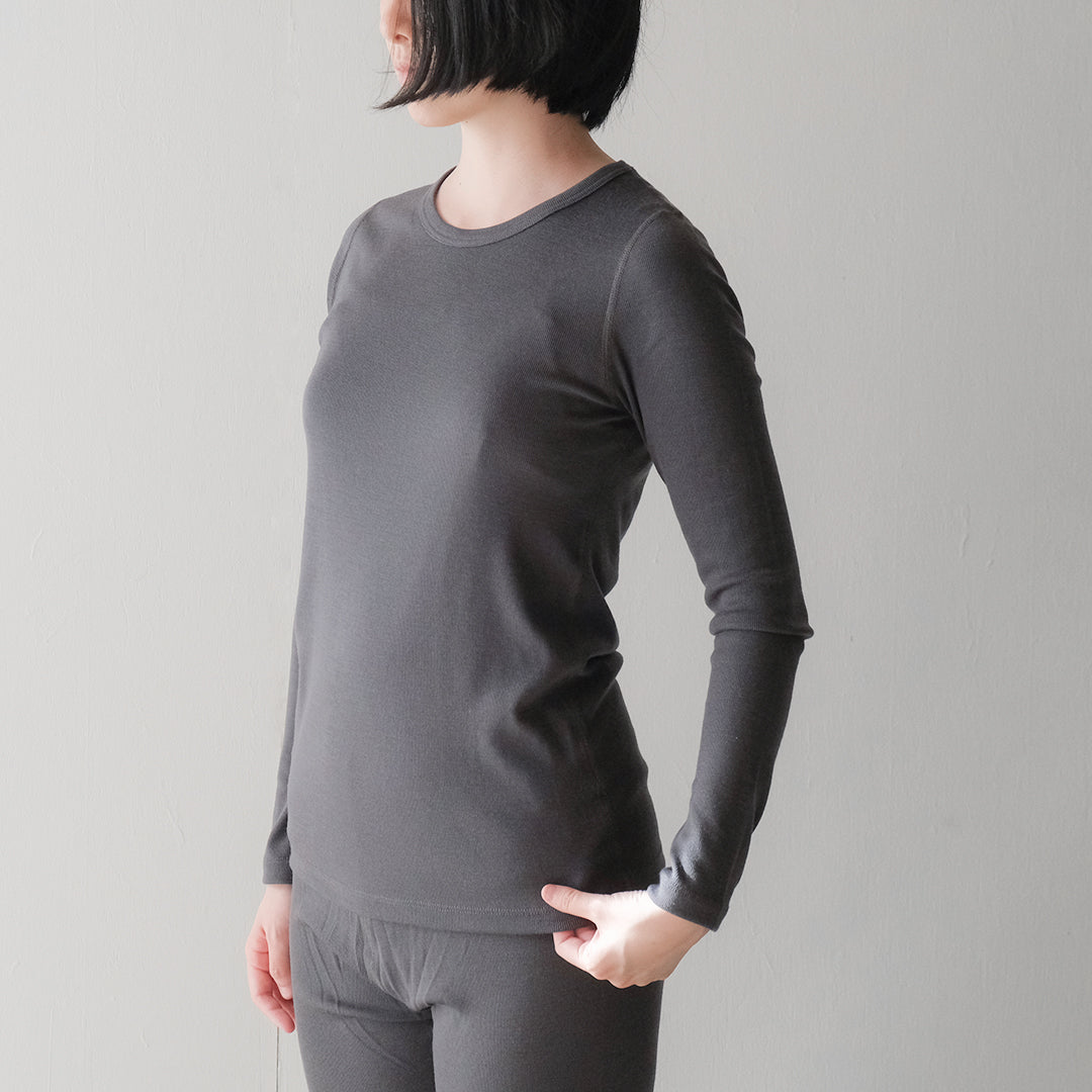 一枚でも重ねても気持ちいい、メリノウールのクルーネック – Envelope