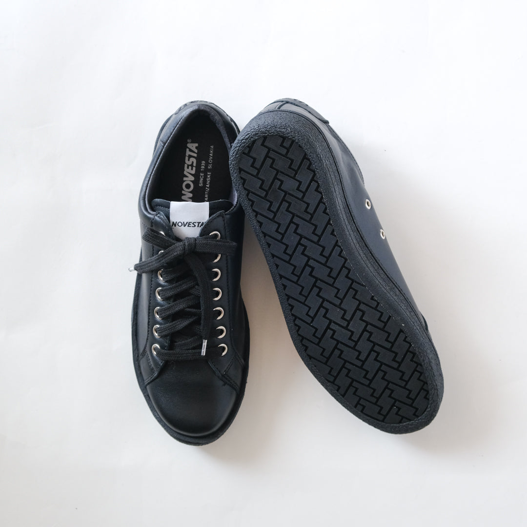 【美品】NOVESTA / ノヴェスタ / スニーカー/36/ブラック 革靴のように履ける、シンプルを極めたスニーカー – Envelope