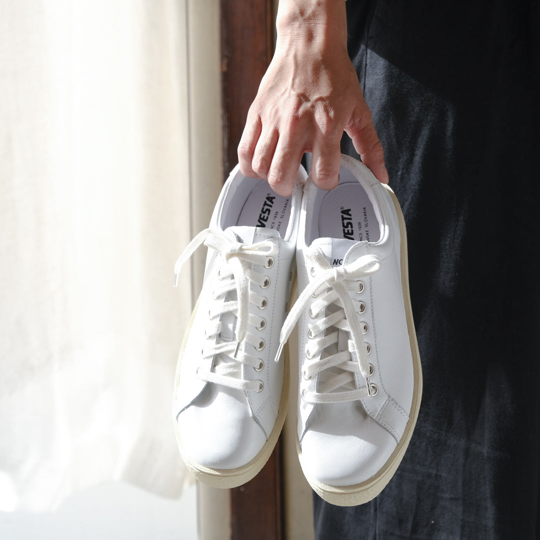 革靴のように履ける、シンプルを極めたスニーカー – Envelope