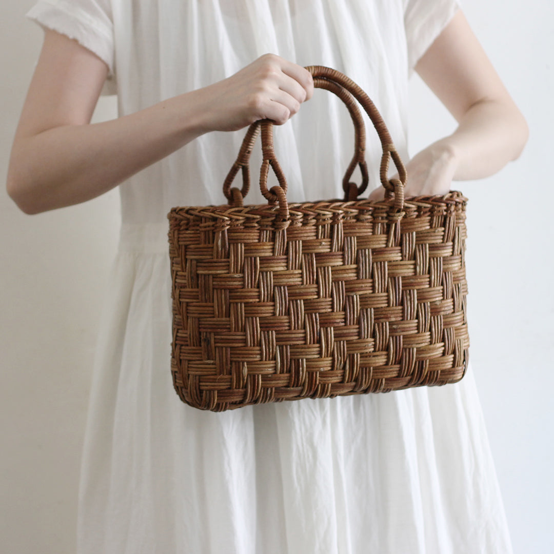 手提げ鞄のようにコンパクトなあけびかご – Envelope - エンベロープ