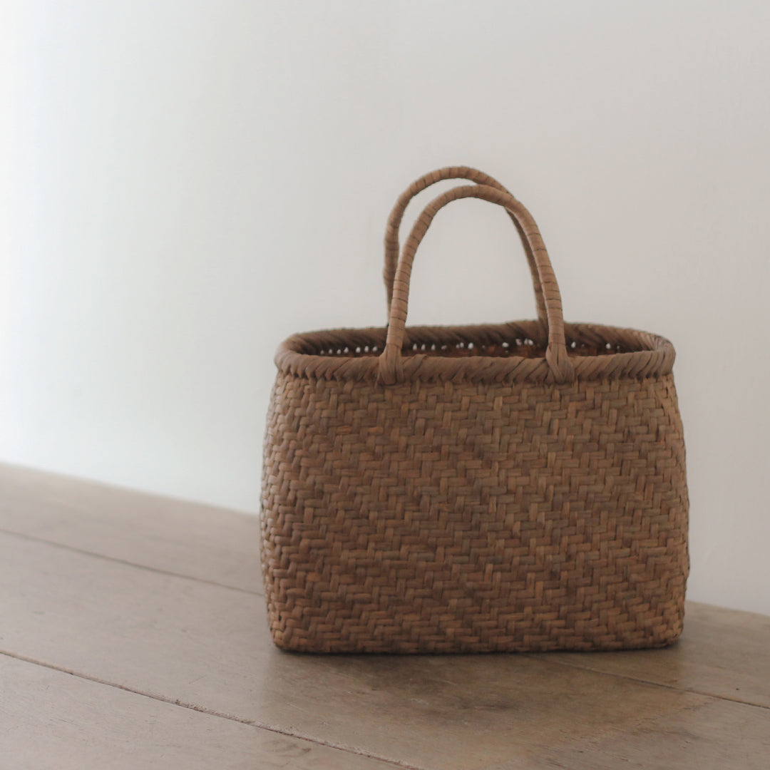 男性にもぜひ使ってほしい、山ぶどうのかご – Envelope