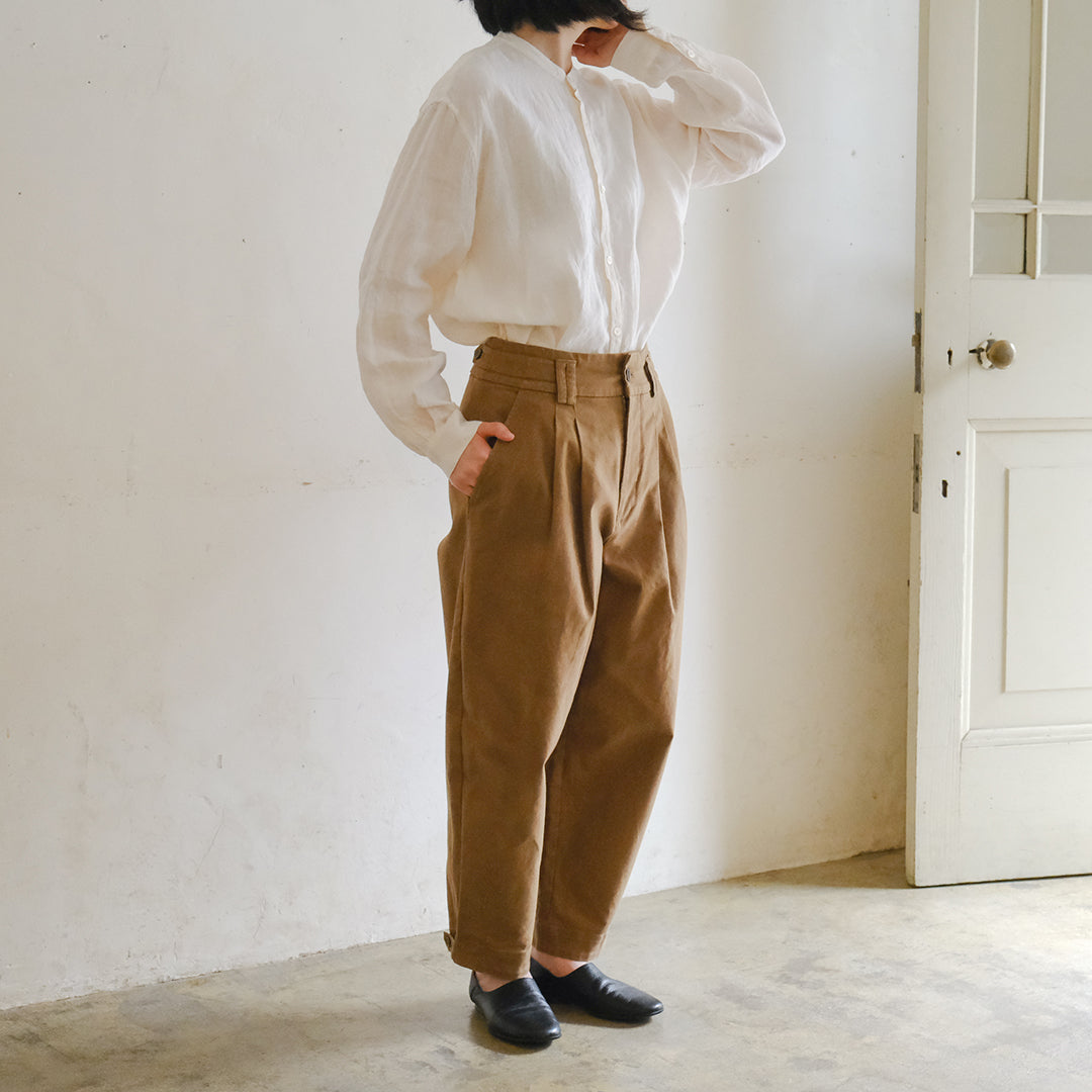 SALUÉ／ユニセックスバンドカラーシャツ／ライトウェイトリネン