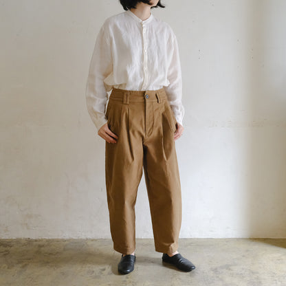 SALUÉ／ユニセックスバンドカラーシャツ／ライトウェイトリネン