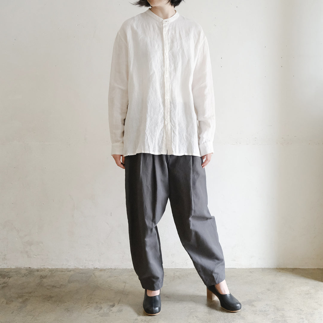 SALUÉ／ユニセックスバンドカラーシャツ／ライトウェイトリネン