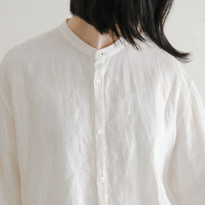 SALUÉ／ユニセックスバンドカラーシャツ／ライトウェイトリネン