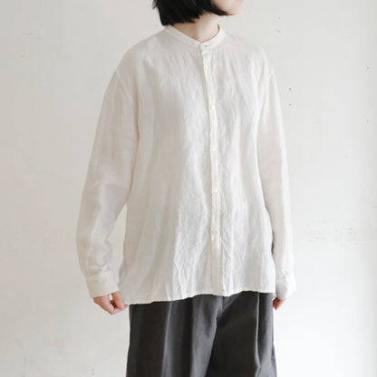 SALUÉ／ユニセックスバンドカラーシャツ／ライトウェイトリネン