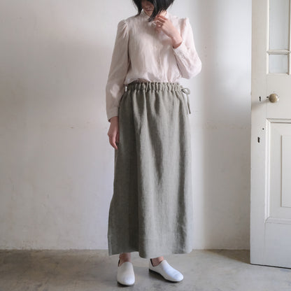［SALUÉ］ワンサイドスリットロングスカート／ヘリンボーンリネン