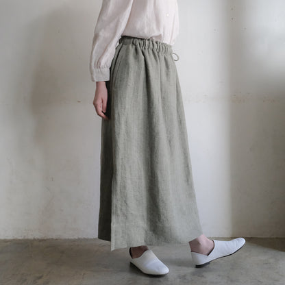 ［SALUÉ］ワンサイドスリットロングスカート／ヘリンボーンリネン