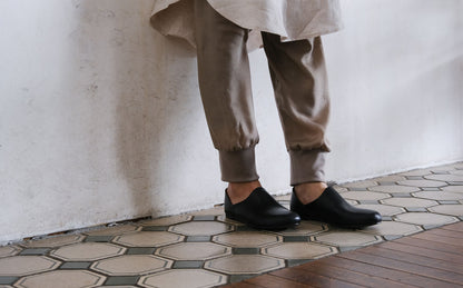 【受注商品】［AUTTAA］ルームシューズ２smooth kip