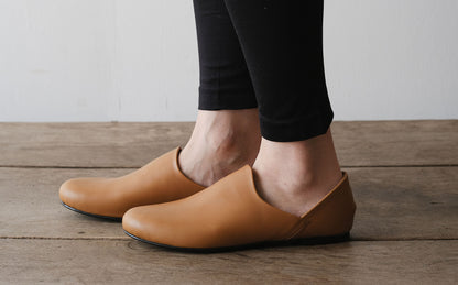 【受注商品】［AUTTAA］ルームシューズ２smooth kip