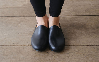 【受注商品】［AUTTAA］ルームシューズ２smooth kip
