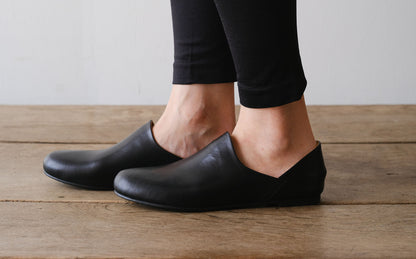 【受注商品】［AUTTAA］ルームシューズ２smooth kip