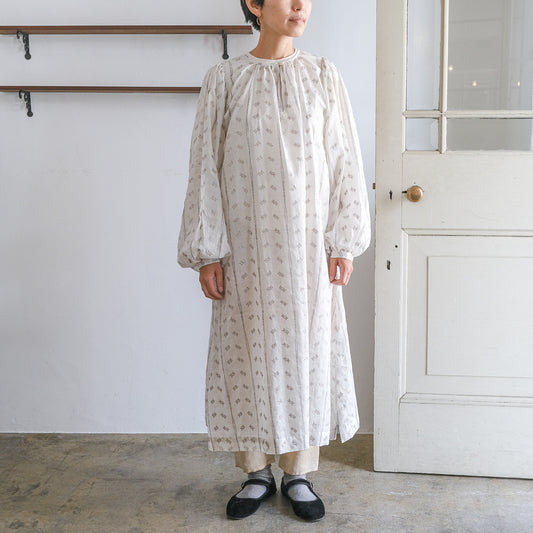 ［BUNON］Embroidery Gather Dress