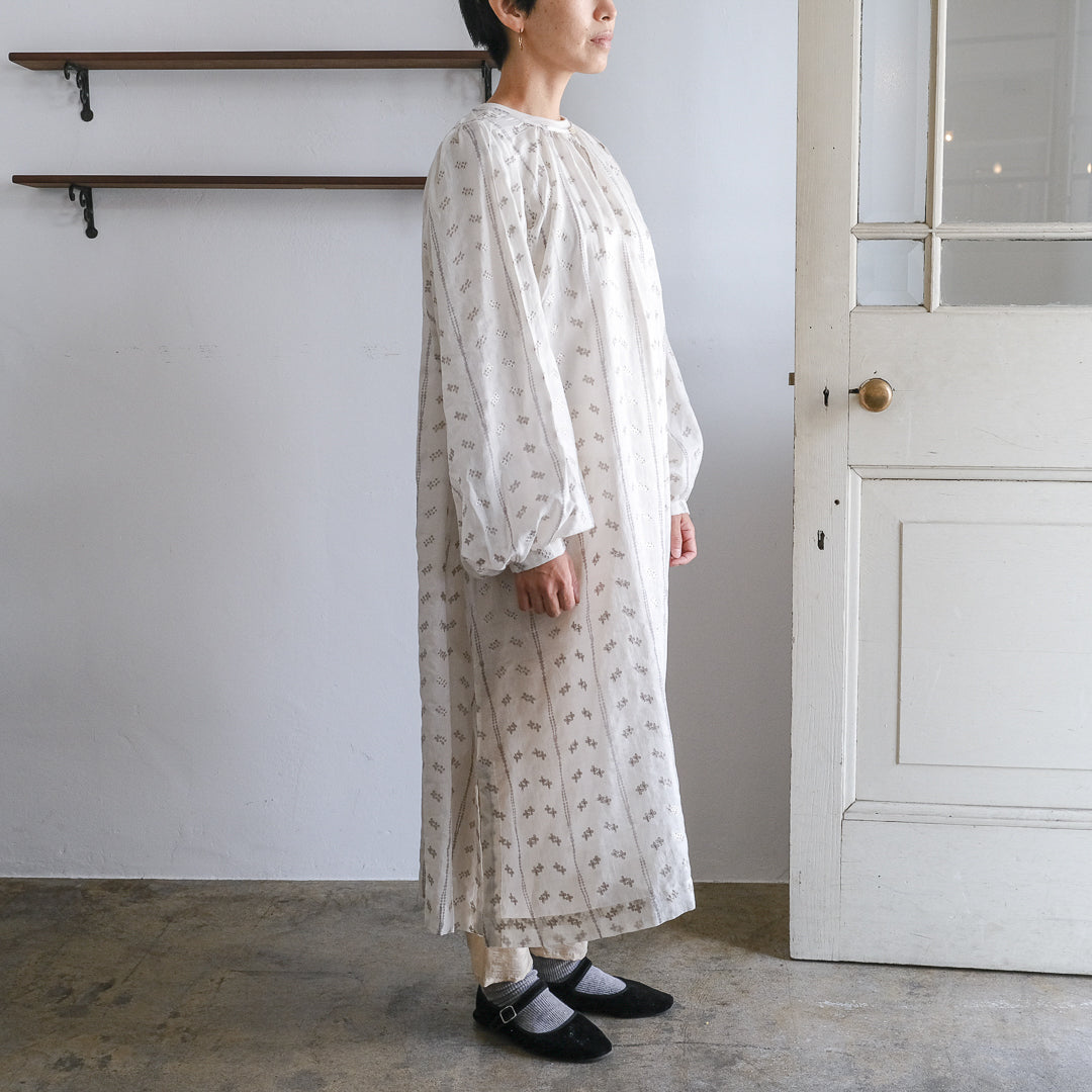 ［BUNON］Embroidery Gather Dress
