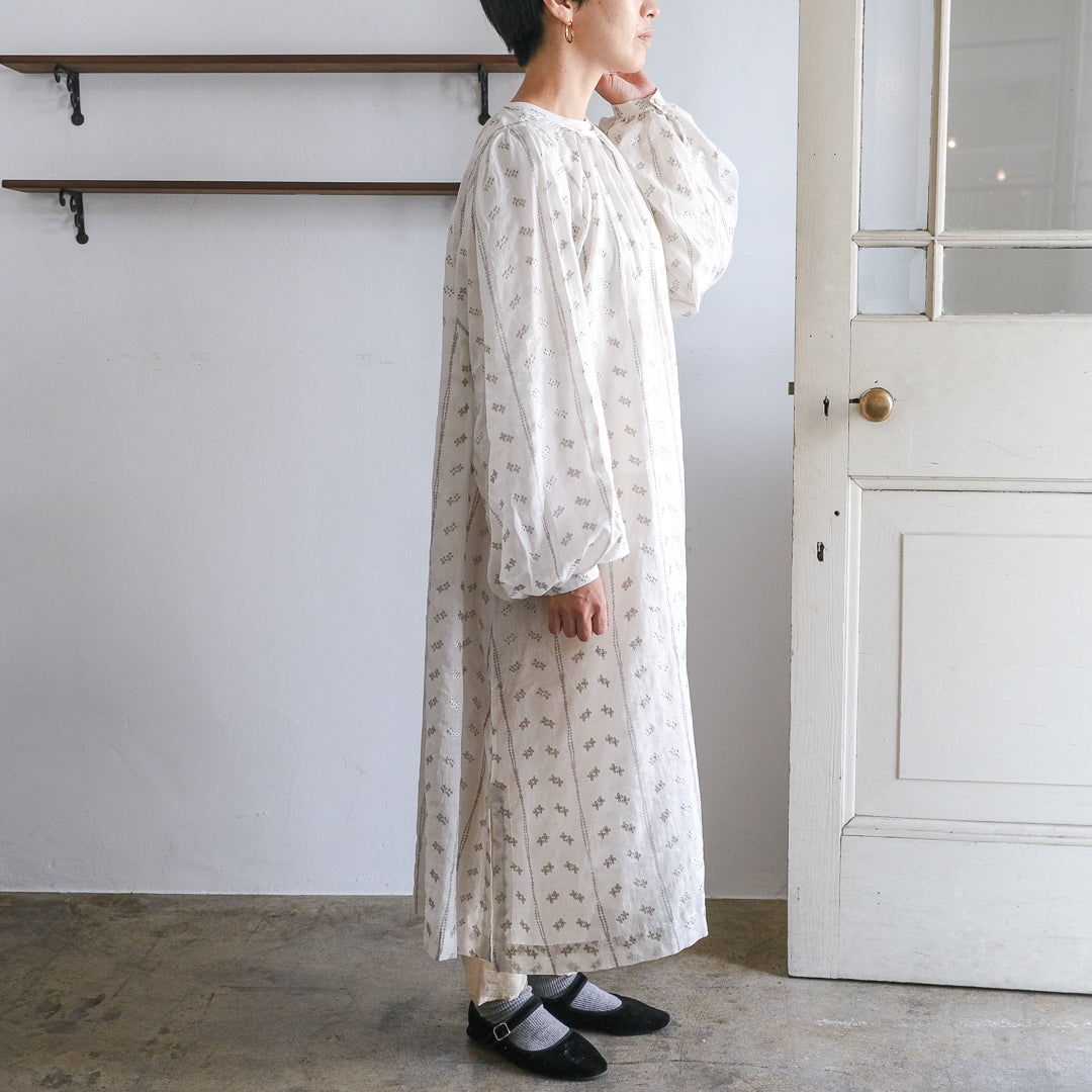 ［BUNON］Embroidery Gather Dress