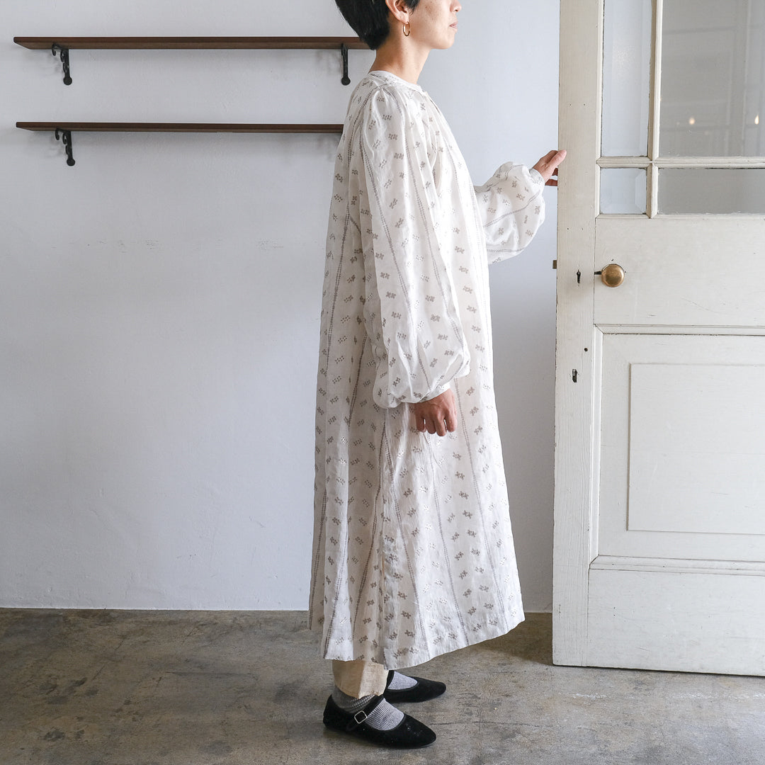 ［BUNON］Embroidery Gather Dress