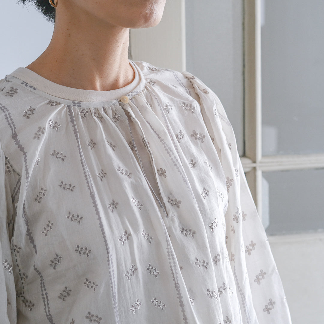 ［BUNON］Embroidery Gather Dress