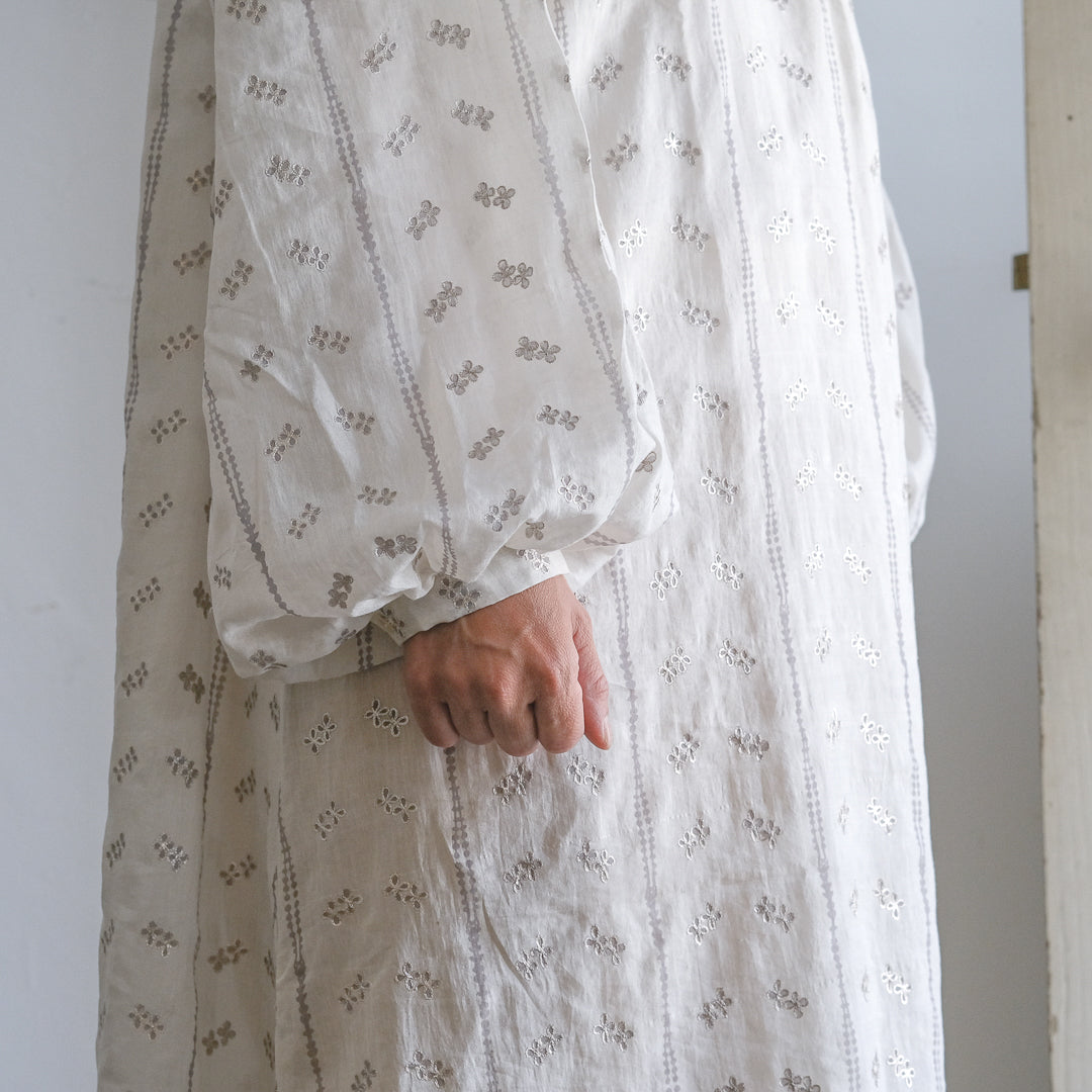 ［BUNON］Embroidery Gather Dress