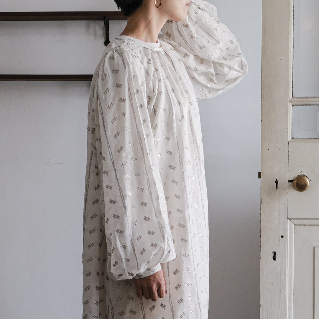 ［BUNON］Embroidery Gather Dress