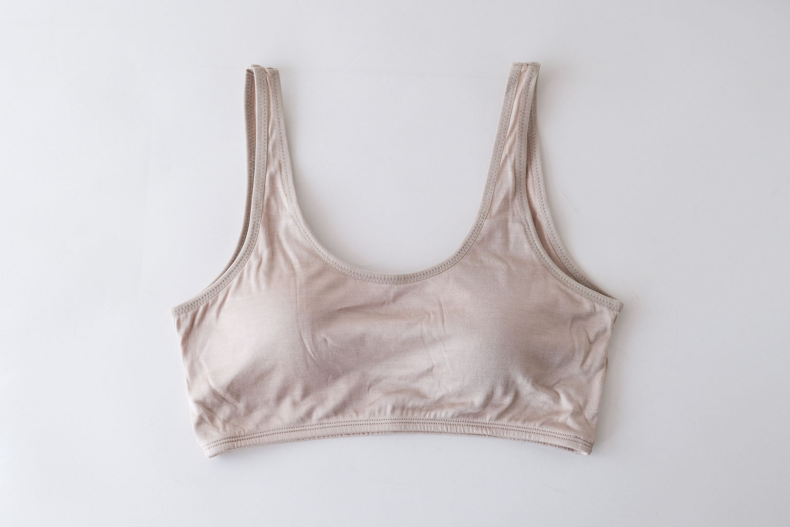 軽いスポーツにも日々にも。安心感のあるスポーティブラ – Envelope