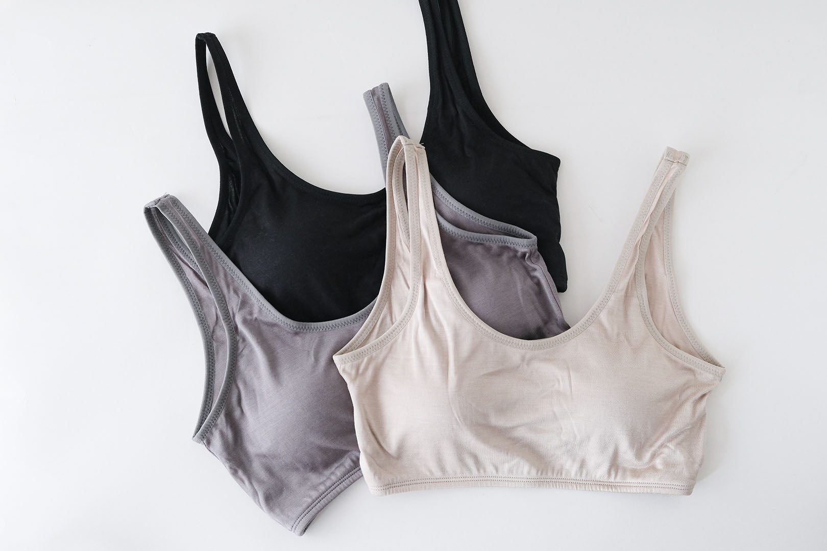 *新品* cocoona skin wear スポーティブラ&ショーツ 軽いスポーツにも日々にも。安心感のあるスポーティブラ – Envelope