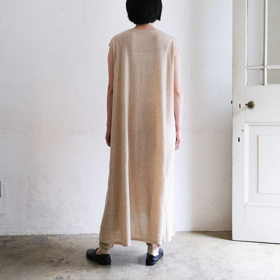 一年中着られる、ノースリーブのカシミヤワンピース – Envelope