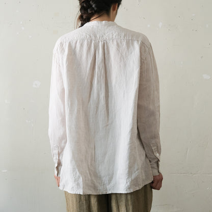 SALUÉ／ユニセックスバンドカラーシャツ／ライトウェイトリネン