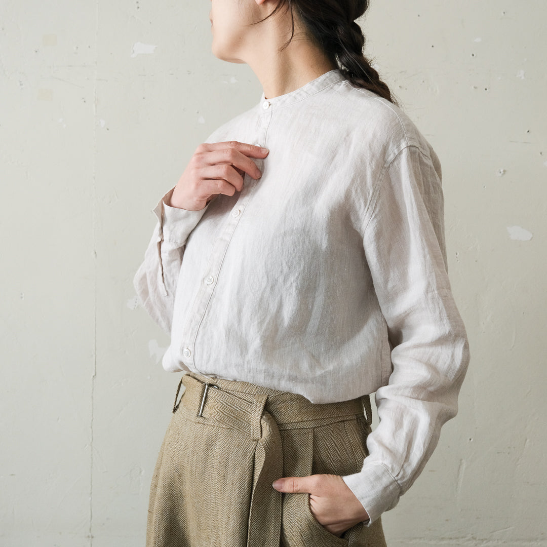 SALUÉ／ユニセックスバンドカラーシャツ／ライトウェイトリネン