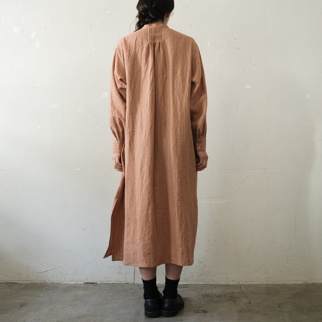 SALUÉ／バックピンタックドレス／ミッドウェイトリネン