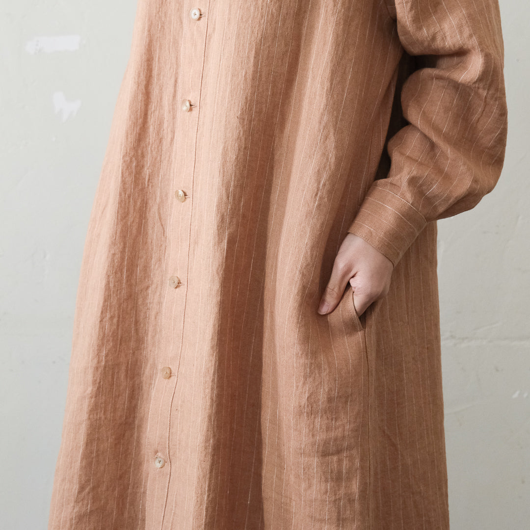 SALUÉ／バックピンタックドレス／ミッドウェイトリネン