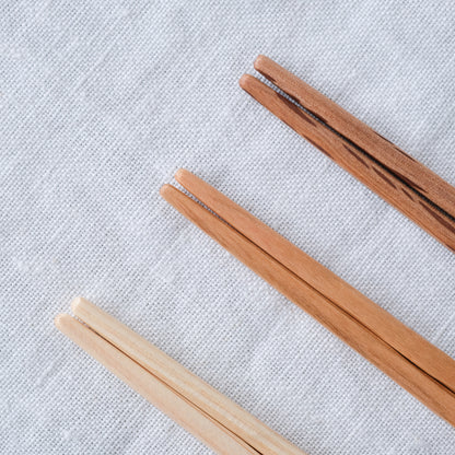 箸先の幅は約3mm
