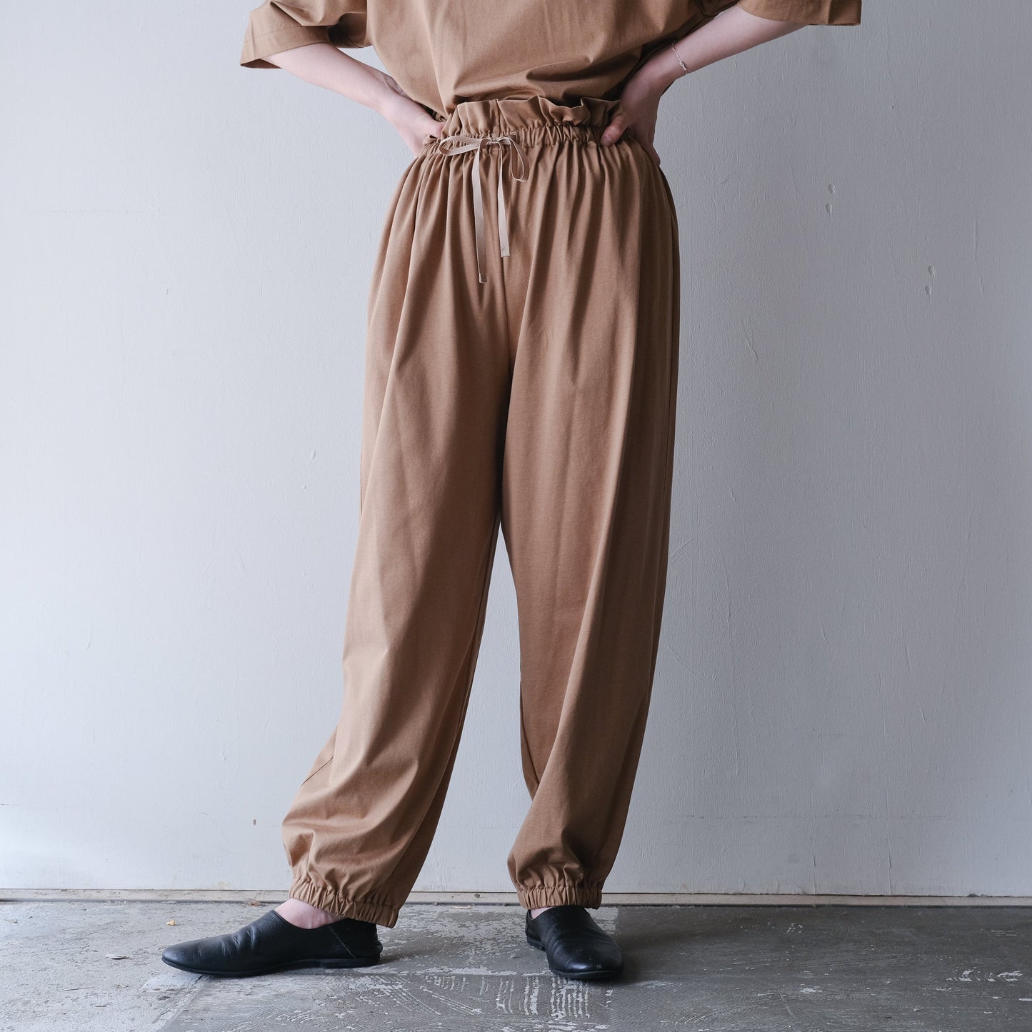 ［SALUÉ］white label スムース パンツ