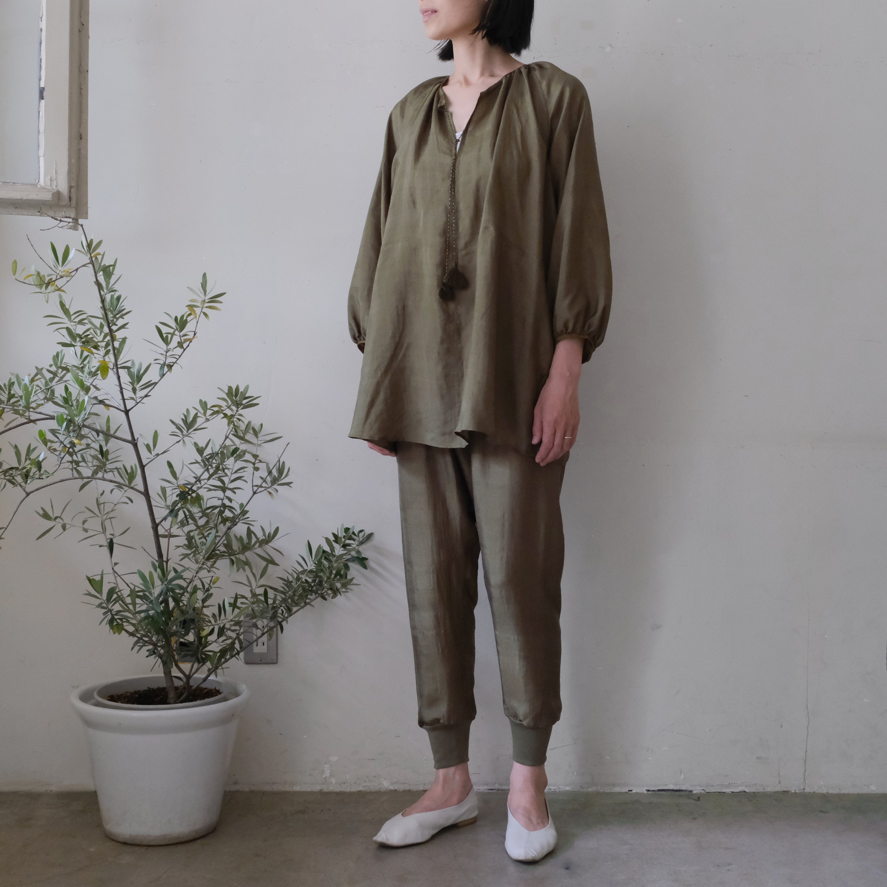 ユライヤ　シルク　uryya ネイビー　カーディガン ローブ ユライヤ シルク uryya ネイビー カーディガン ローブ