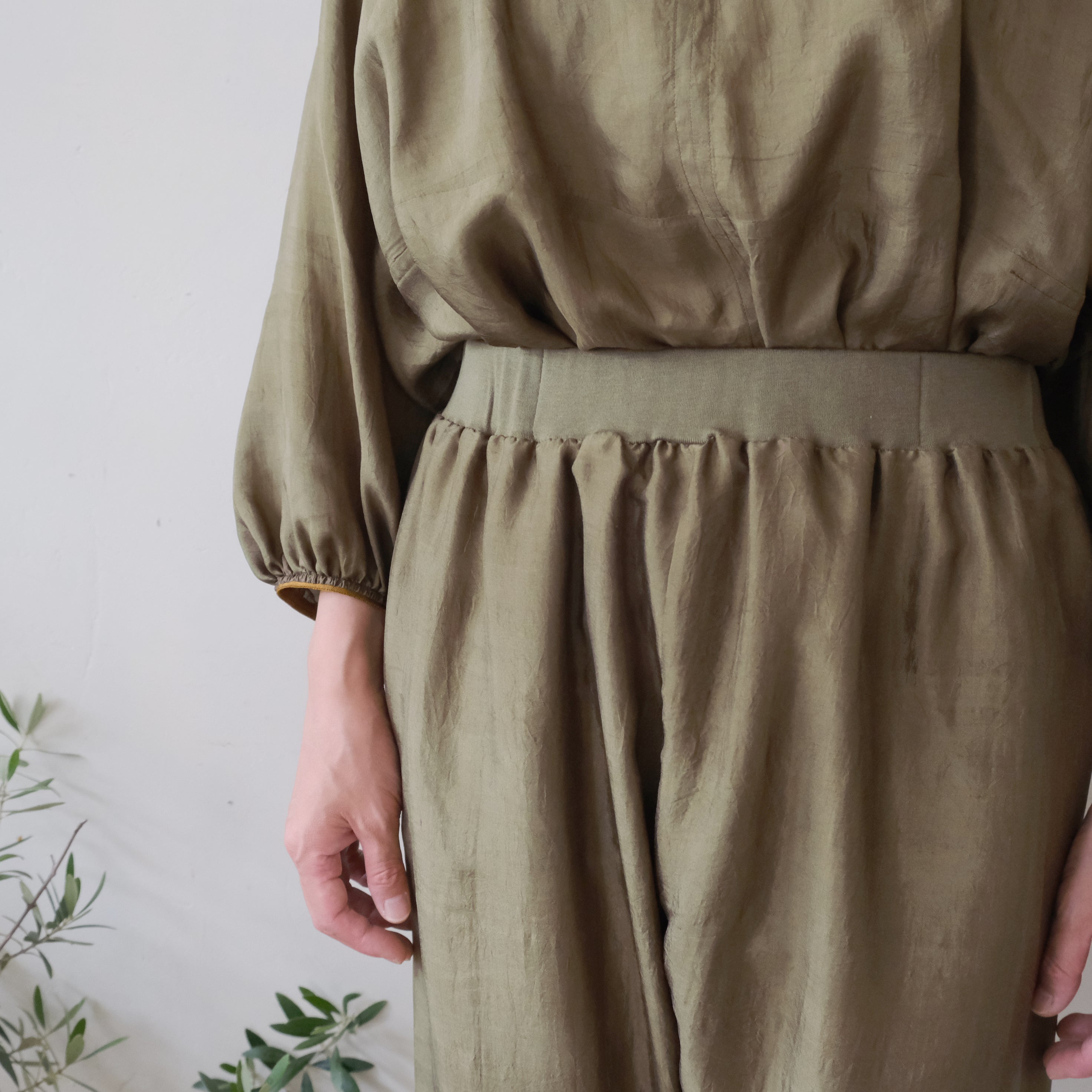 uryya シルク リブ パンツ チャコールグレー uryya］シルク リブパンツ – Envelope - エンベロープオンライン