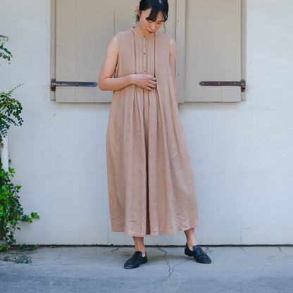 ［SALUÉ］ピンタックノースリーブドレス／ミッドウェイトリネン