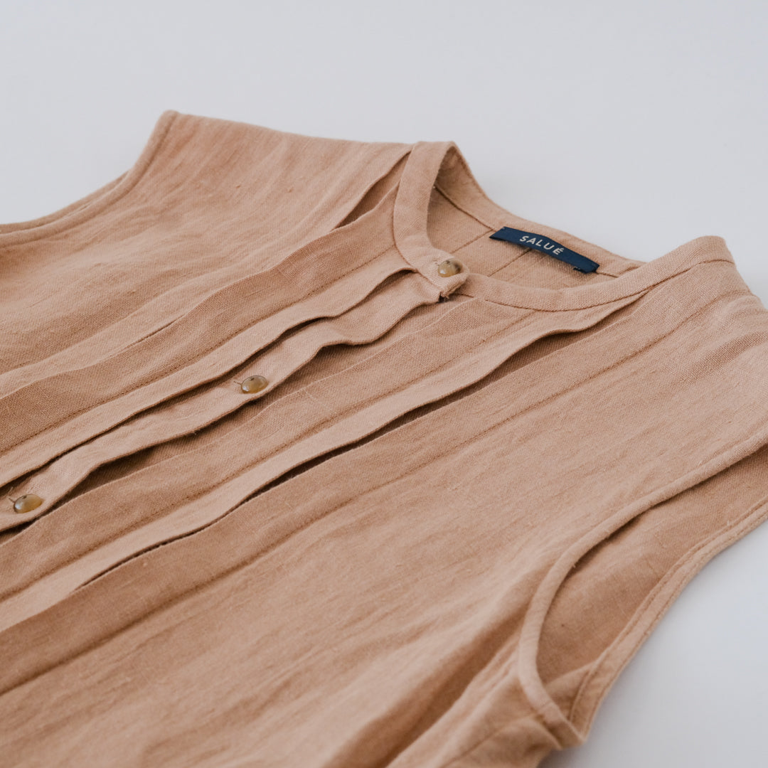 ［SALUÉ］ピンタックノースリーブドレス／ミッドウェイトリネン