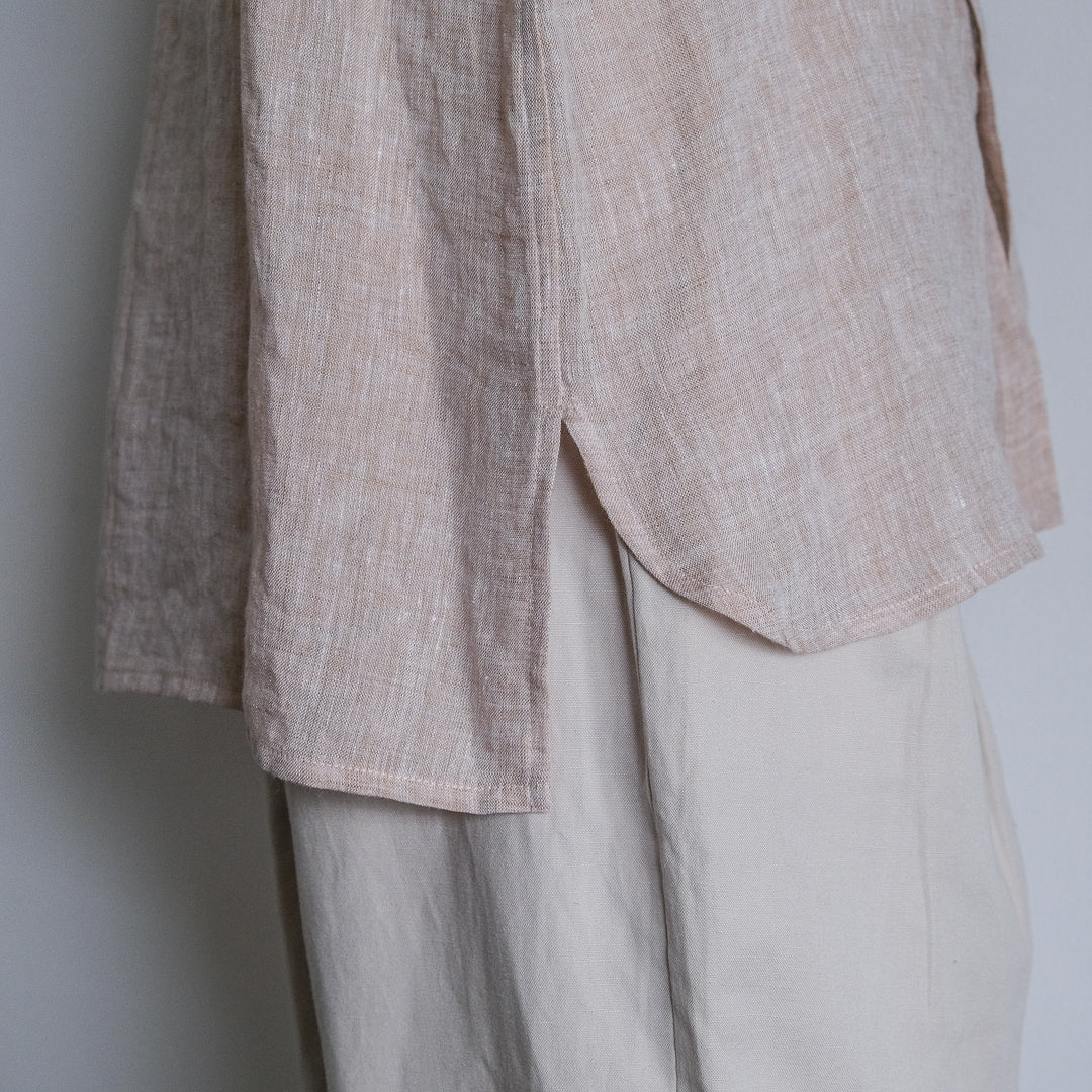 SALUÉ／ユニセックスバンドカラーシャツ／ライトウェイトリネン