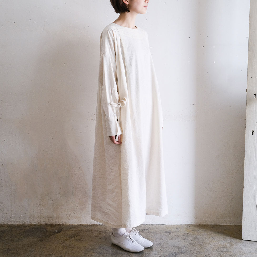 the last flower of the afternoon／月暈のprayer slit dress