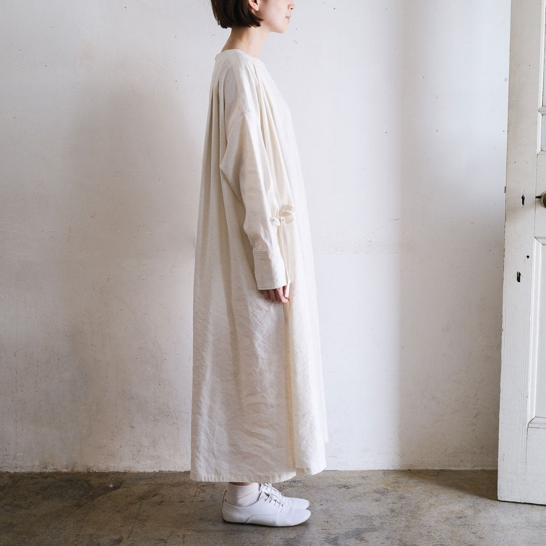 the last flower of the afternoon／月暈のprayer slit dress