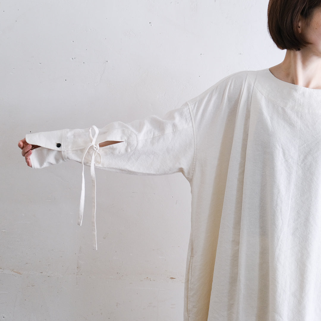 the last flower of the afternoon／月暈のprayer slit dress