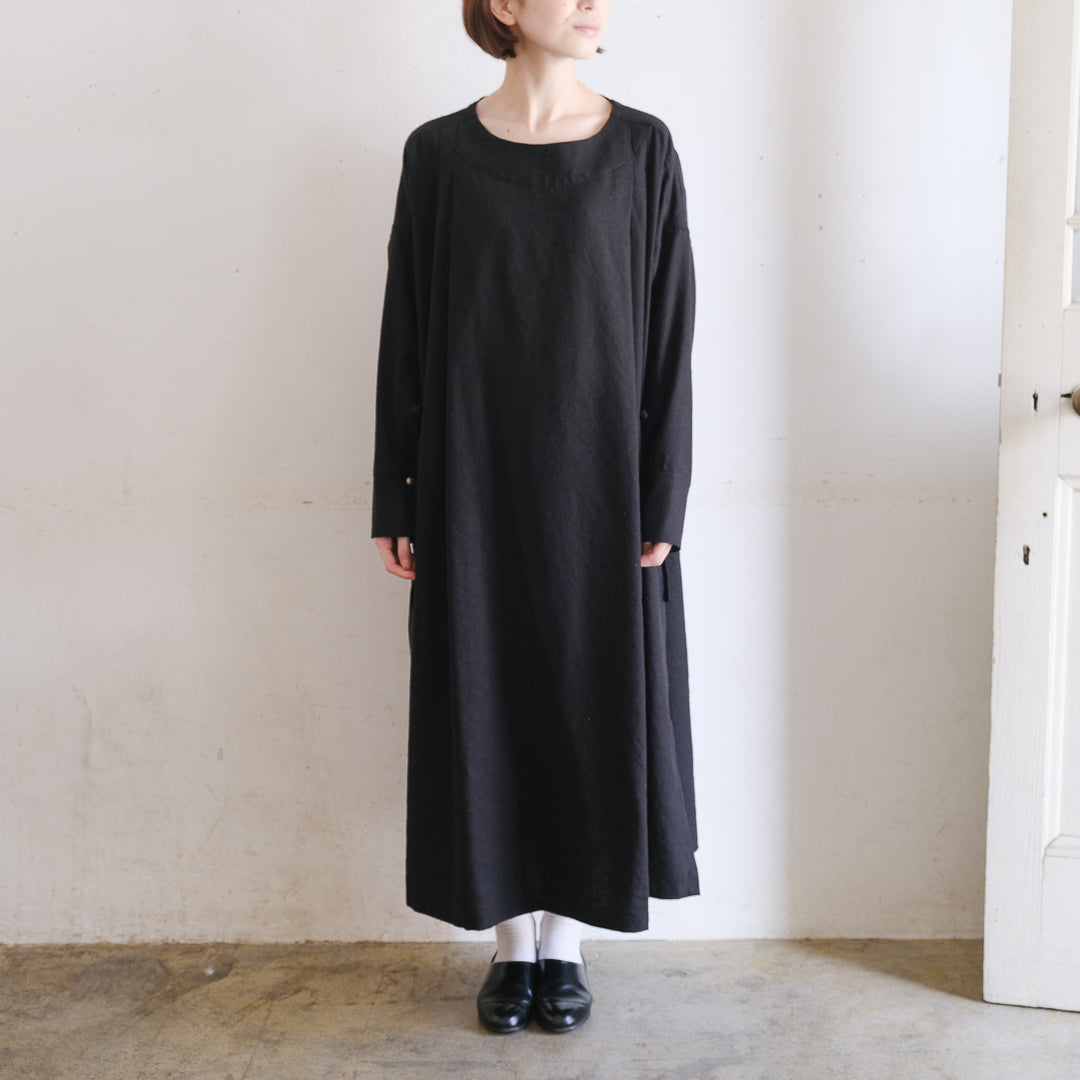 the last flower of the afternoon］月暈のprayer slit dress