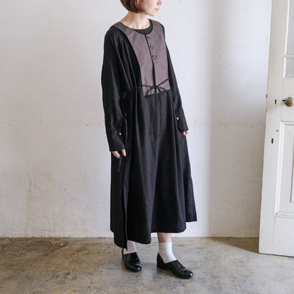 晩き日のvestと同系色のコーディネートもおすすめです