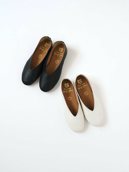 ［chausser］Vカットフラットパンプス（CT-01）