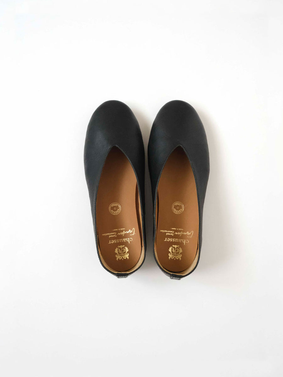 ［chausser］Vカットフラットパンプス（CT-01）