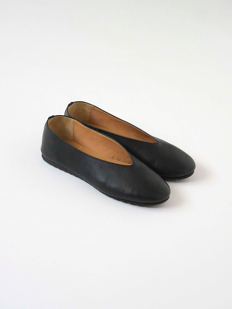 ［chausser］Vカットフラットパンプス（CT-01）