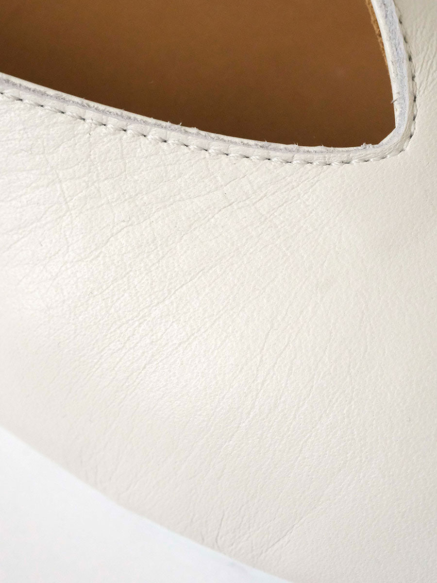 ［chausser］Vカットフラットパンプス（CT-01）
