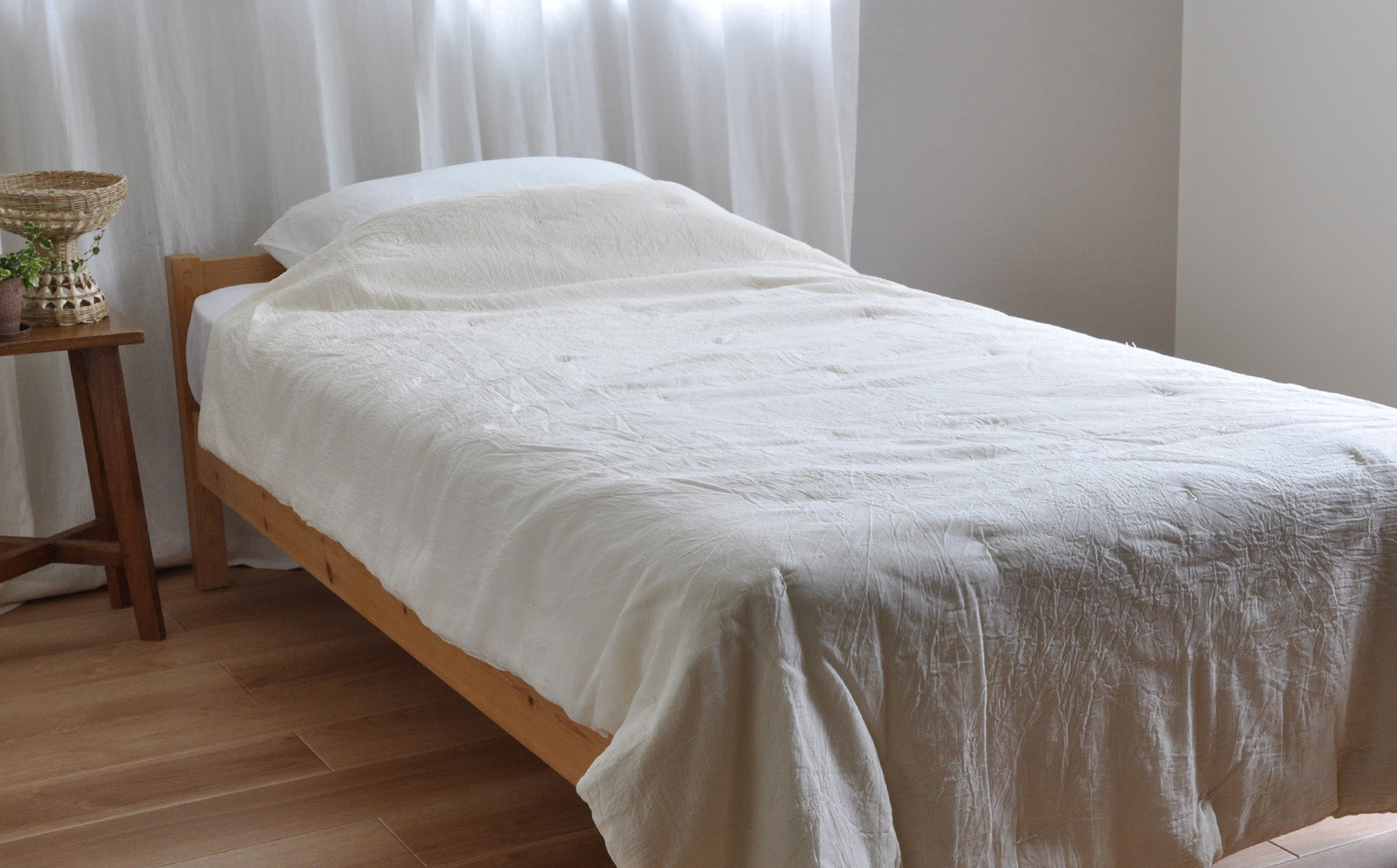 シルク布団 シルクならではのぽってりとしたやわらかな感触 – Envelope