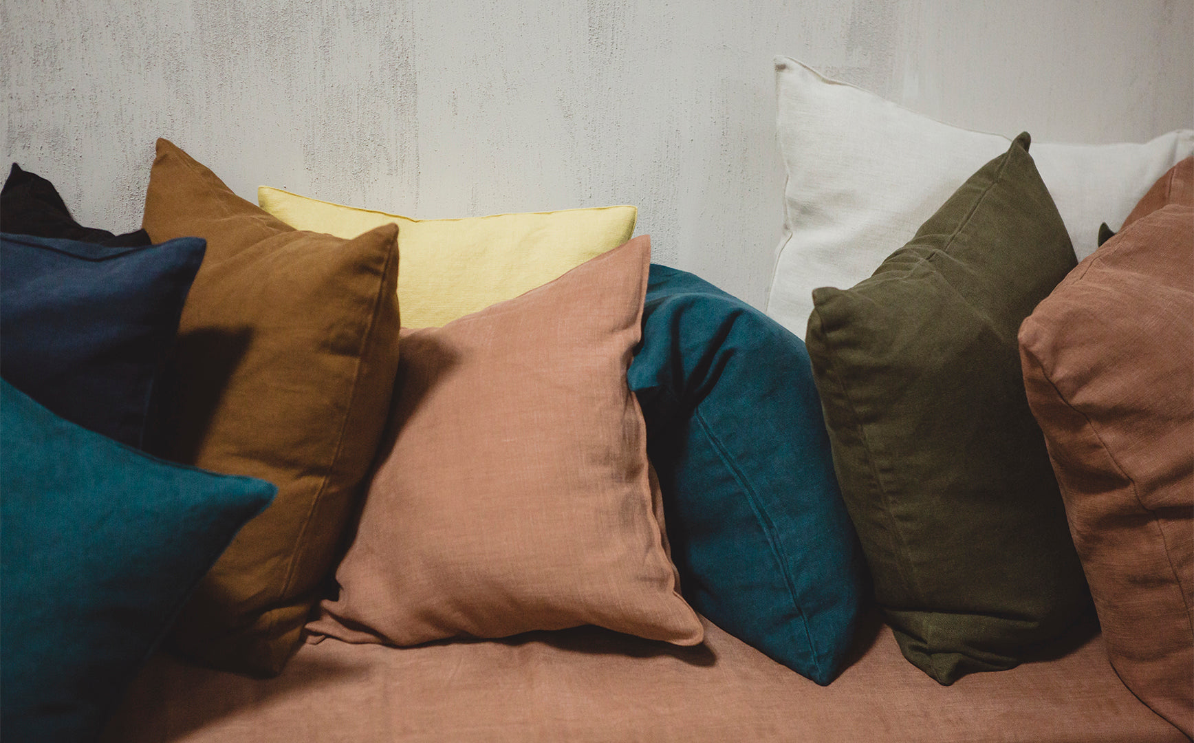 スタンダードなリネンのクッションカバー ハドソン – Envelope