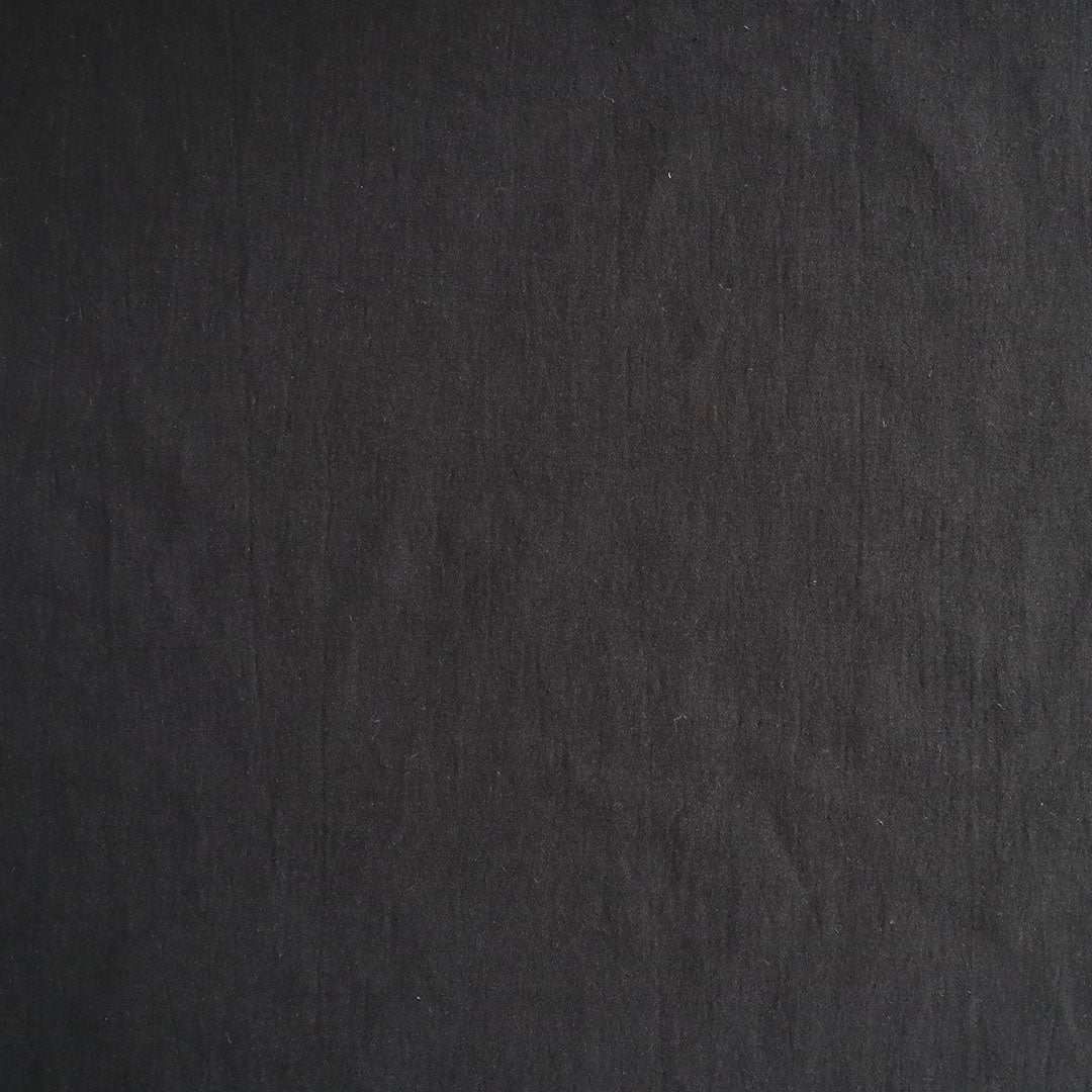 ブラック