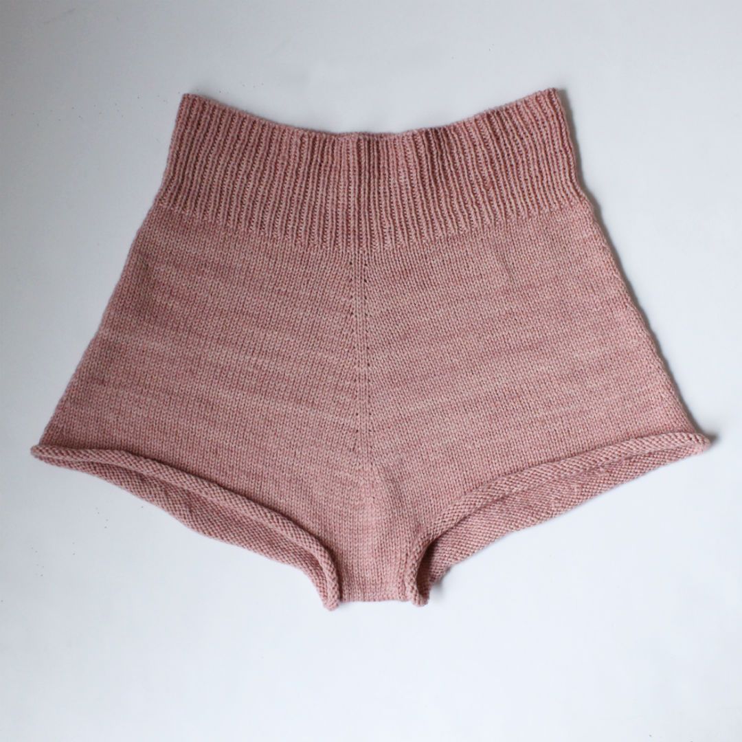 掲載作品：ショートパンツ